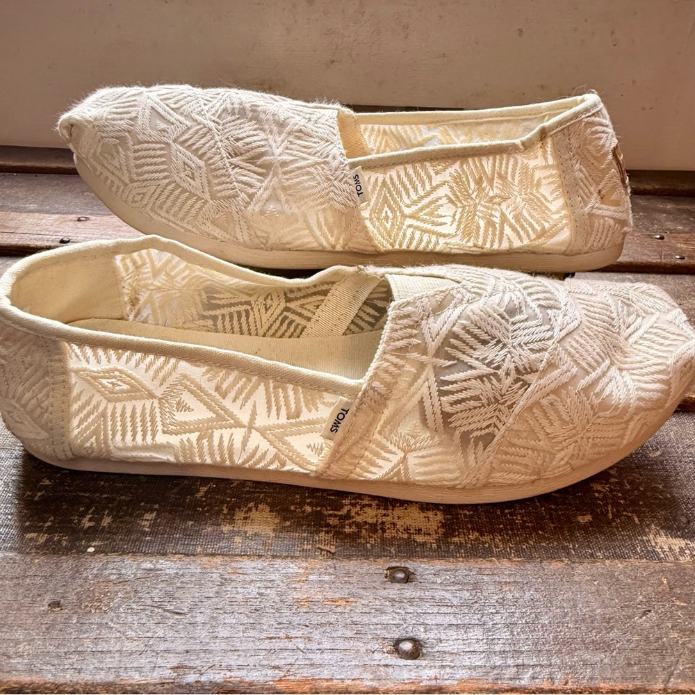 TOMS Alpargata Geometric Cream Embroidered Slip On Flats - Women’s Size 9